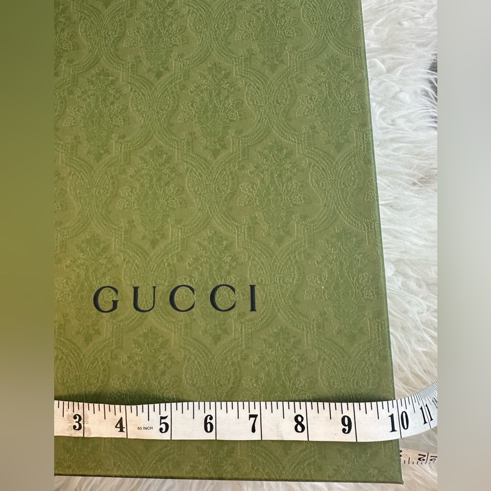 Gucci Authentic Gift Box Color Green . View 2